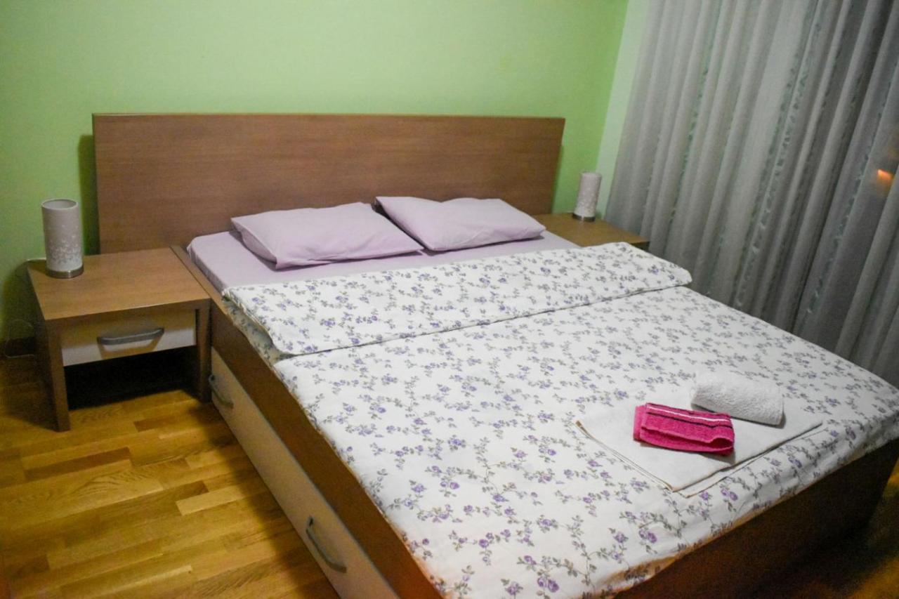 Apartman Sara 2 Podgoriţa Exterior foto