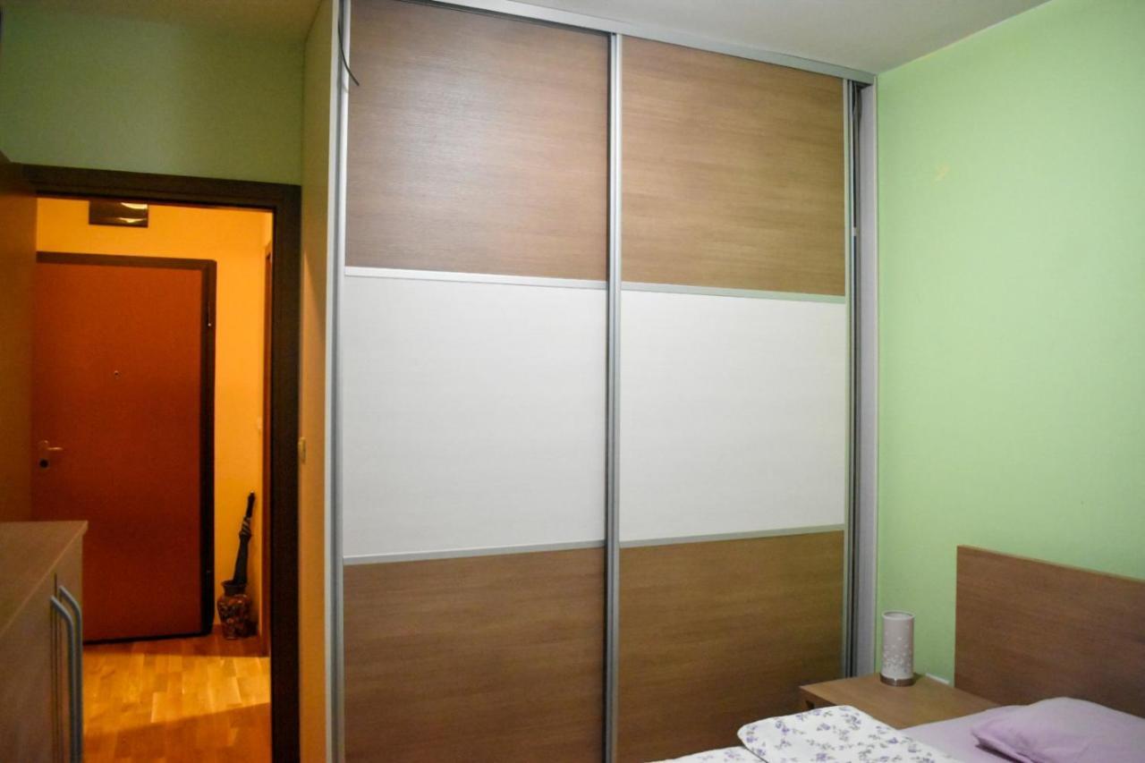 Apartman Sara 2 Podgoriţa Exterior foto